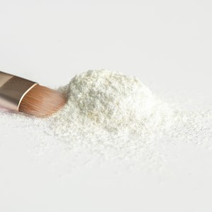 CTE-K G8502 Pigment perłowy kosmetyczny biały z delikatną złotą poświatą z miki naturalnej – do makijażu, balsamów i mydeł